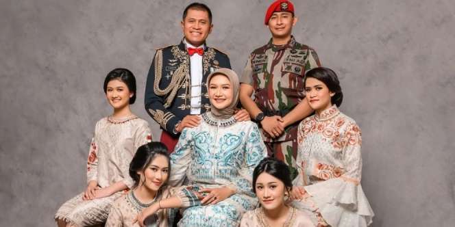 Potret Keluarga Mayjen Teguh Pudjo, Istri dan 4 Putrinya Cantik bak Bidadari