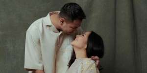 Sudah Melahirkan, Intip Dress Maternity Shoot Nagita Slavina