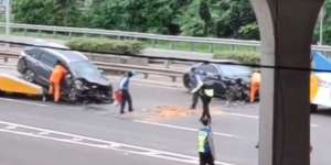 Mercy Lawan Arah di Tol Cakung Hingga Tabrak Mobil Lain, STNK dan SIM Nihil