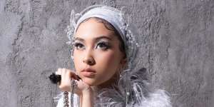 Jinan Laetitia gandeng Pamungkas Lewat 'Timeless'
