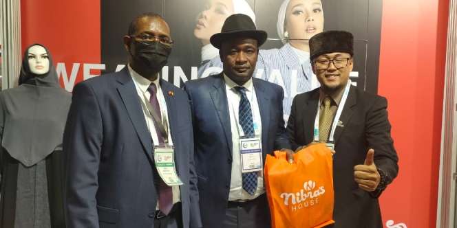 Brand Fesyen Lokal Indonesia Unjuk Gigi di OIC Halal Expo 2021 Turki