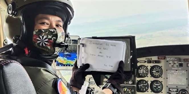 Putri Tukang Jagung Bakar Jadi Pilot Militer, Foto Bareng Jenderal yang Kini Pegang Komando TNI