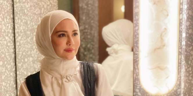 Usai Mimpi yang Menyeramkan, Juliana Moechtar Istri Almarhum Herman Seventeen Putuskan Berhijab