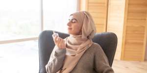 Tips Membuat Aroma Parfum yang Kamu Pakai Bertahan Lebih Lama