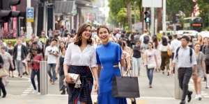 Serunya Jalan-jalan di Orchard Road yang Bikin Kangen ke Singapura
