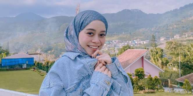Penampakan Kotak Makeup Lesty, Nilainya Bisa Beli 2 Motor