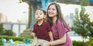 Tasya Kamila Bandingkan Foto Kecilnya dengan Sang Putra, Seperti Kembar!