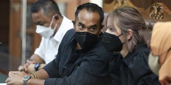 8 Potret Cantiknya Nia Ramadhani Jalani Sidang Kasus Narkoba, Makin Hot dengan Rambut Pendek!