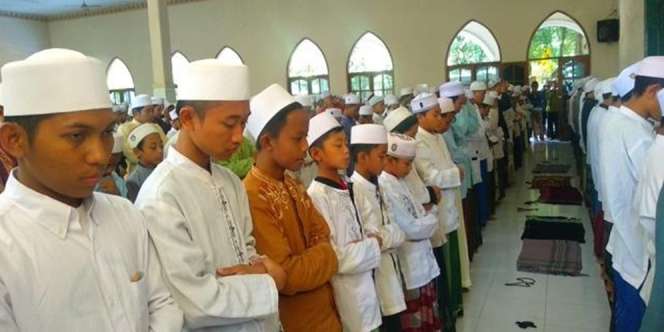 Tata Cara Sholat Ghaib, Lengkap Bacaan Niat, Hukum, Syarat dan Rukunnya