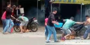 Usaha Pemuda Sweater Hitam Bantu Padamkan Kebakaran Motor Malah Bikin Geregetan dan Ngakak