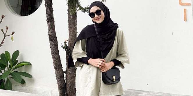 Trik Gunakan 'Oversized Shirt' untuk Hijabers 