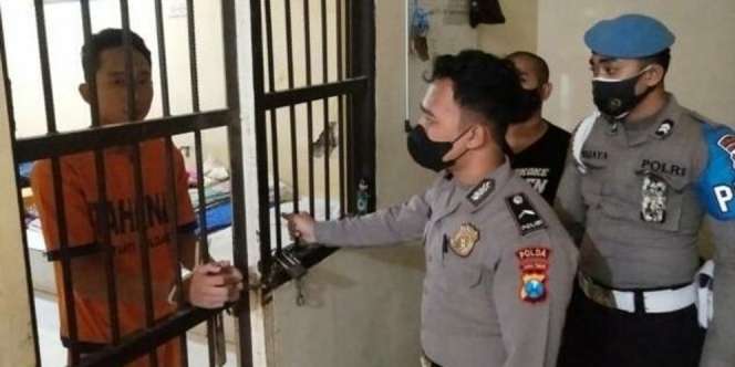 Nasib Bripda R, dari Seragam Cokelat Bersepatu Boat Jadi Oranye dan Diborgol