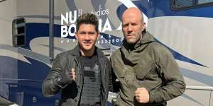 Pose Bareng Aktor Hollywood Jason Statham, Iko Uwais Rampung Syuting The Expendables 4