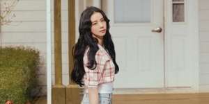 Tutorial Gaya Rambut Beach Waves ala Jisoo Blackpink, Mudah dan Bisa Tampil Maksimal