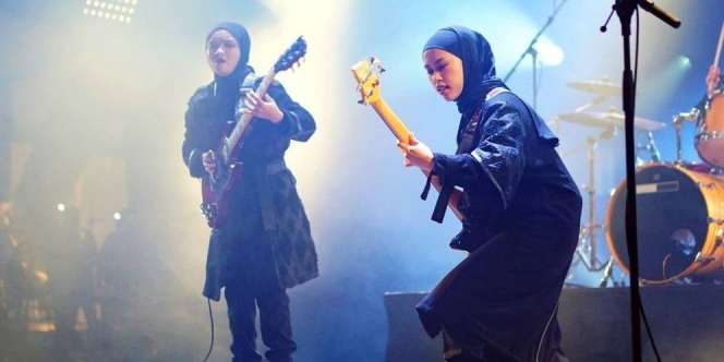 Keren! Voice of Baceprot Manggung di Prancis Berbalut Tenun Ikat Garut