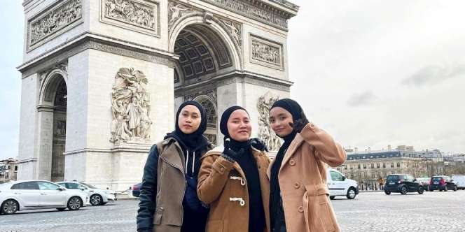 Manggung di Paris, Outfit Hijab Personel Band Metal Asal Garut Jadi Sorotan
