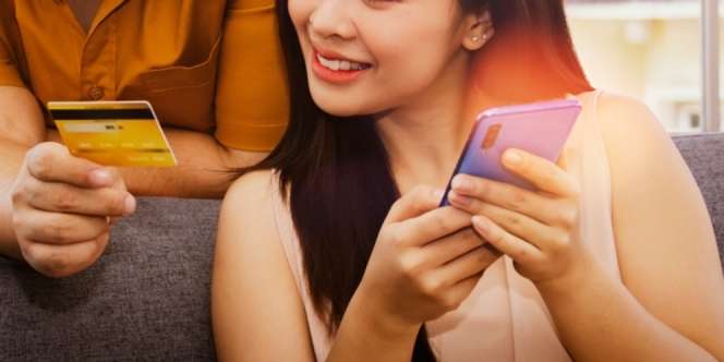 Tak Peduli Dibilang Mengejar Sugar Daddy, Gadis 20 Tahun Ini Nekat Nikahi Bule Inggris Umur 77 Tahun