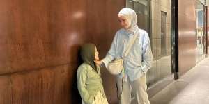 Anak Kedua Mulai Berhijab, Zaskia Mecca Terharu