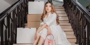 Pesona Tasya Farasya dalam Nuansa Putih, Tas Mewah Jadi Perhatian