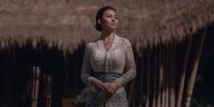 Pesona Ariel Tatum Kenakan Kebaya, Aura Cantiknya Bikin Terpana!