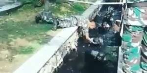 Viral Momen TNI Tangguh, Sampai Merayap di Selokan 'Harum'