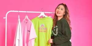 4 Outfit Colorfull Kolaborasi Minyak Cap Lang, Tumbuhkan Mood Booster