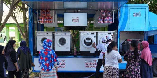 Peduli Pengungsi Gunung Semeru, Wings Sediakan Mobil Cuci SoKlin