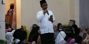 8 Potret Pengajian 40 Harian Keluarga Bibi Andriansyah, Wajah Fuji Curi Perhatian!