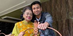 Harganya Ditaksir Rp100 M, Potret Mewah Rumah Nenek Raffi Ahmad yang Bernuansa Klasik
