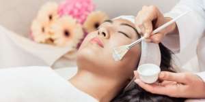 Riset: 3 Jenis Perawatan di Klinik Kecantikan yang Jadi Favorit Wanita di Bawah 25 Tahun
