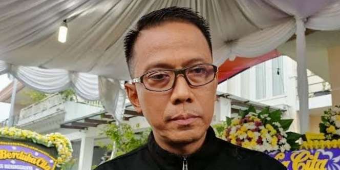 Viral, Video Doddy Celingak-celinguk Saat Pembacaan Yasin di 40 Harian Vanessa Angel