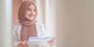 5 Referensi Outfit Hijab untuk Remaja, Sweet & Chic!