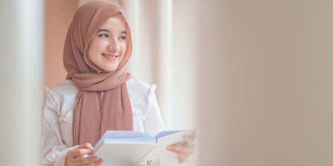 5 Referensi Outfit Hijab untuk Remaja, Sweet & Chic!