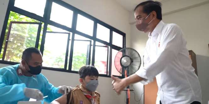 Tinjau Vaksinasi Covid-19 Anak, Jokowi: Kayak Digigit Semut, Tit, Tit, Gitu