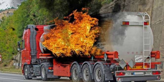 Truk Tangki BBM Meledak, 62 Orang Tewas