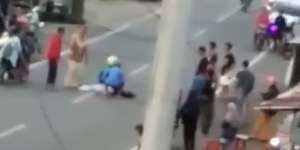 Viral Mobil Polisi Hanya Lewat Saat Lihat Korban Tabrak Lari yang Tergeletak di Jalan