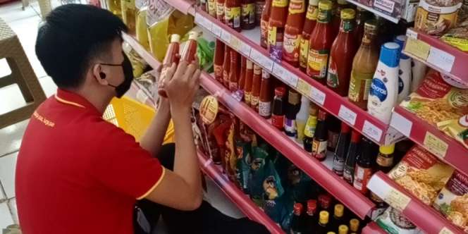 Ditanya Tak Jawab, Alasan Karyawan Minimarket Ini Bikin Warganet Meleleh