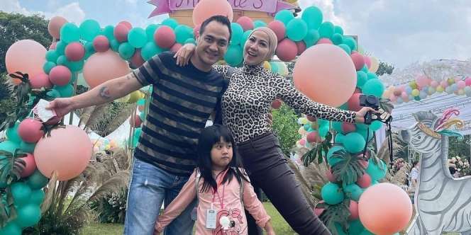 Ini yang Bikin Venna Melinda Klepek-Klepek Saat 'Ditembak' Ferry Irawan