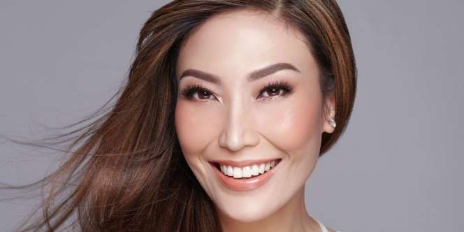 Gaya Blink-blink Ayu Dewi Serba Pink, Kayak Barbie Hidup!