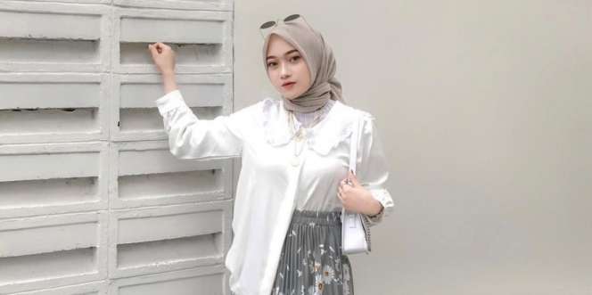 Mix & Match OOTD Feminin dengan Rok Motif Bunga