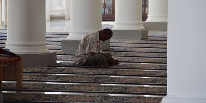 Tata Cara Sholat Tahajud dan Witir, Disertai Penjelasan Hukumnya