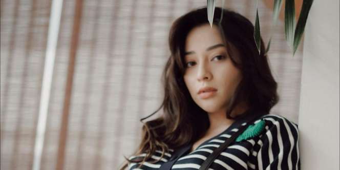 Nikita Willy Pamer Babybump, Warna Kulit Perut Sampai Dikira Pakai Korset