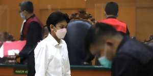 FOTO: Penampilan Gaga Muhammad di Sidang Perdana yang Digelar Tatap Muka