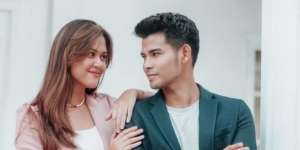 Viral Foto Syuting di Tempat Pengungsi Semeru, Pesinetron Leo Consul dan Rebecca Tamara Minta Maaf