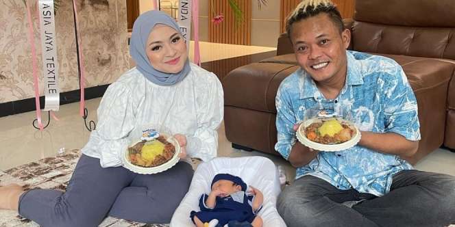 Sule Ngakak Lihat Sang Istrinya Takut Ondel-ondel