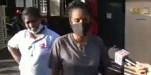 Kocak, Banjir Bikin Wanita Ini Ingin Ulangi Momen Foto Pernikahan