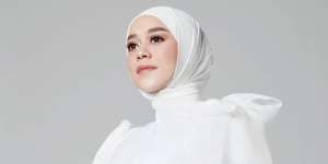OOTD Lesti Kejora Pakai Dress Faux Leather, Eye Catching Banget