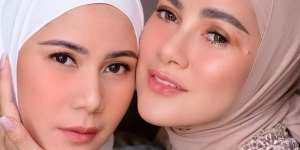 Makeup Lembut Olla dan Cynthia Ramlan, Karya Marlene Hariman