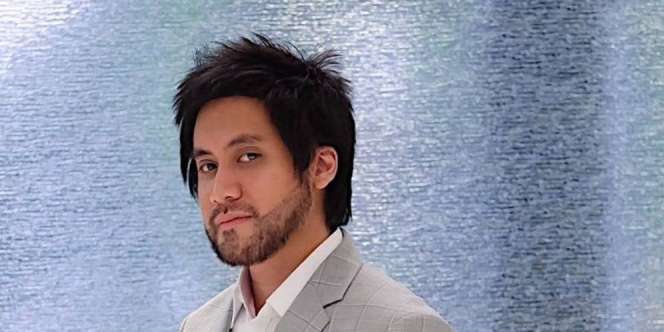 Tampil Beda, Penampilan Rambut Kevin Aprilio Makin Keren