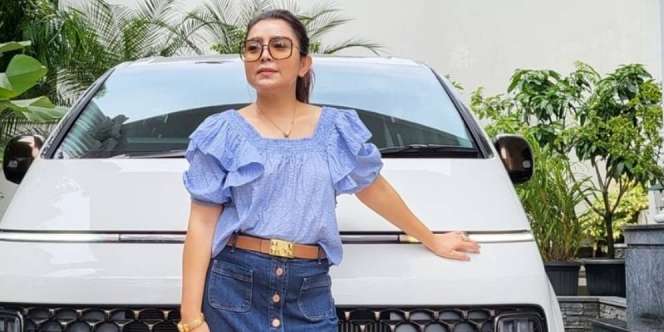 Mayangsari Pamer Mobil Mewah, Penampakan Tangan di Atap Bikin Salfok